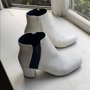 Natalie white clean BOOTIES